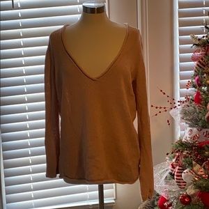 **FREE SHIPPING**Peach V neck Sweater